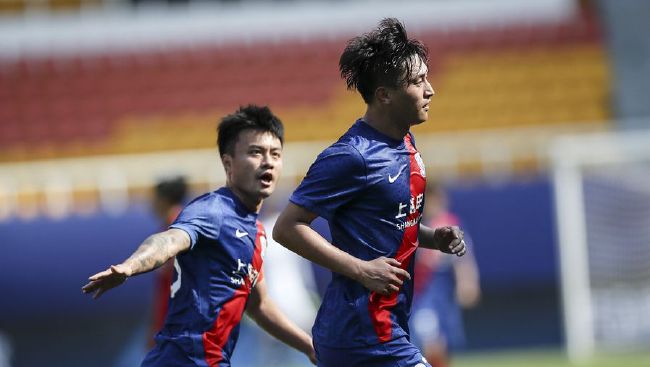 欧联-勒沃库森2-0赫根5战全胜锁头名 药厂各赛事豪取14连胜北京时间12月1日凌晨4时，欧联杯H组第5轮，勒沃库森客场对阵赫根。